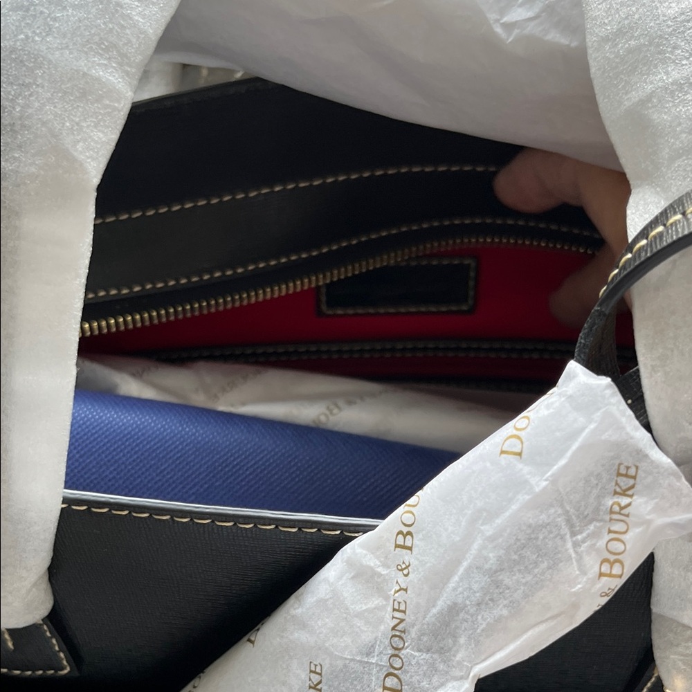 Dooney & Bourke Florentine Leather Shoulder Bag Factory Packaging - Picture 6 of 8